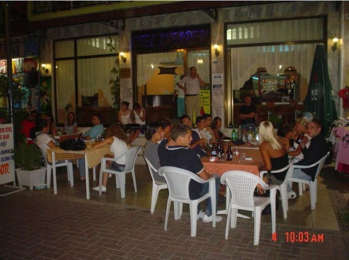 Akerdem Hotel Kuşadası Buitenkant foto
