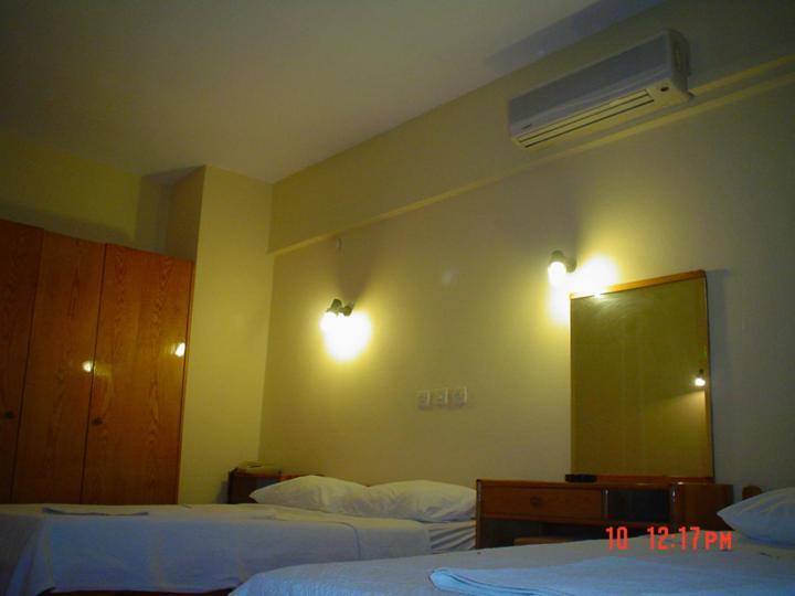 Akerdem Hotel Kuşadası Kamer foto