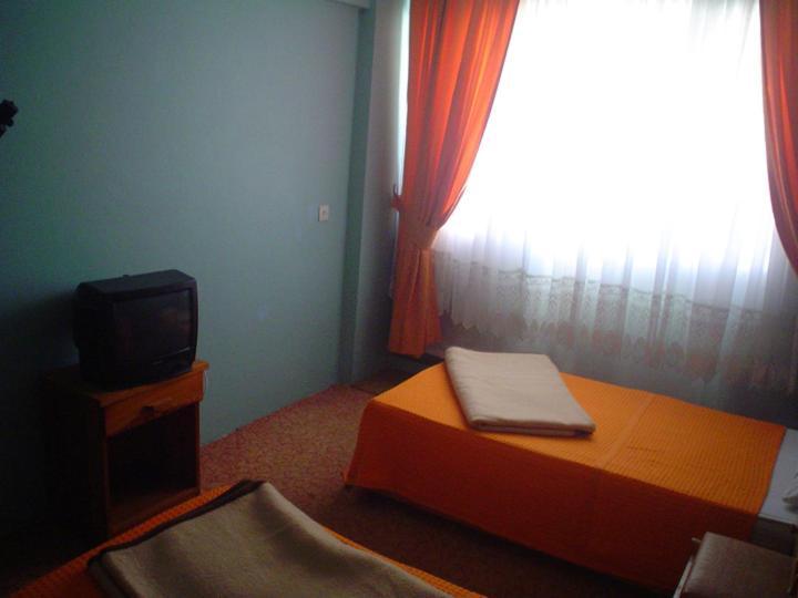 Akerdem Hotel Kuşadası Kamer foto