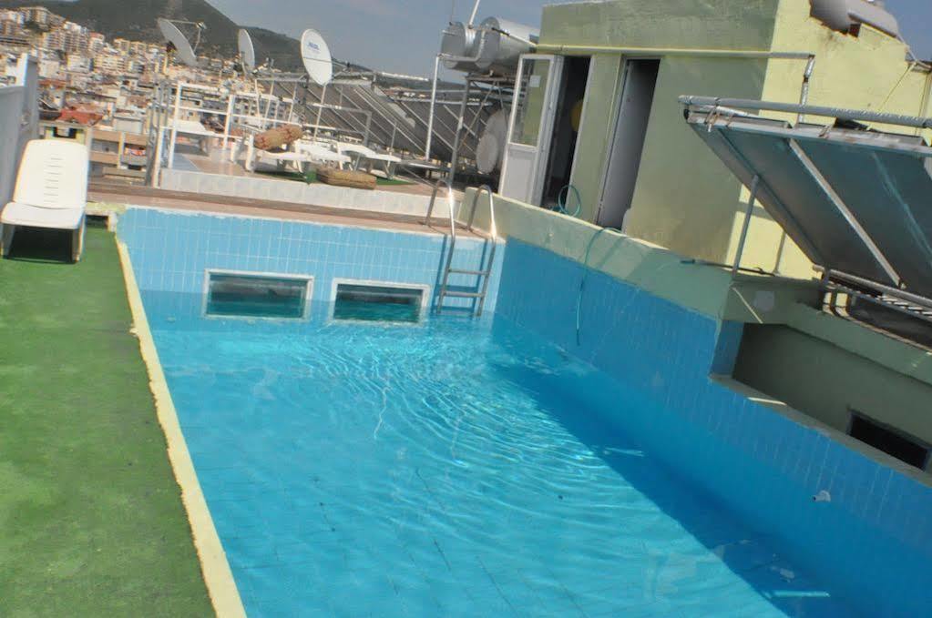 Akerdem Hotel Kuşadası Buitenkant foto