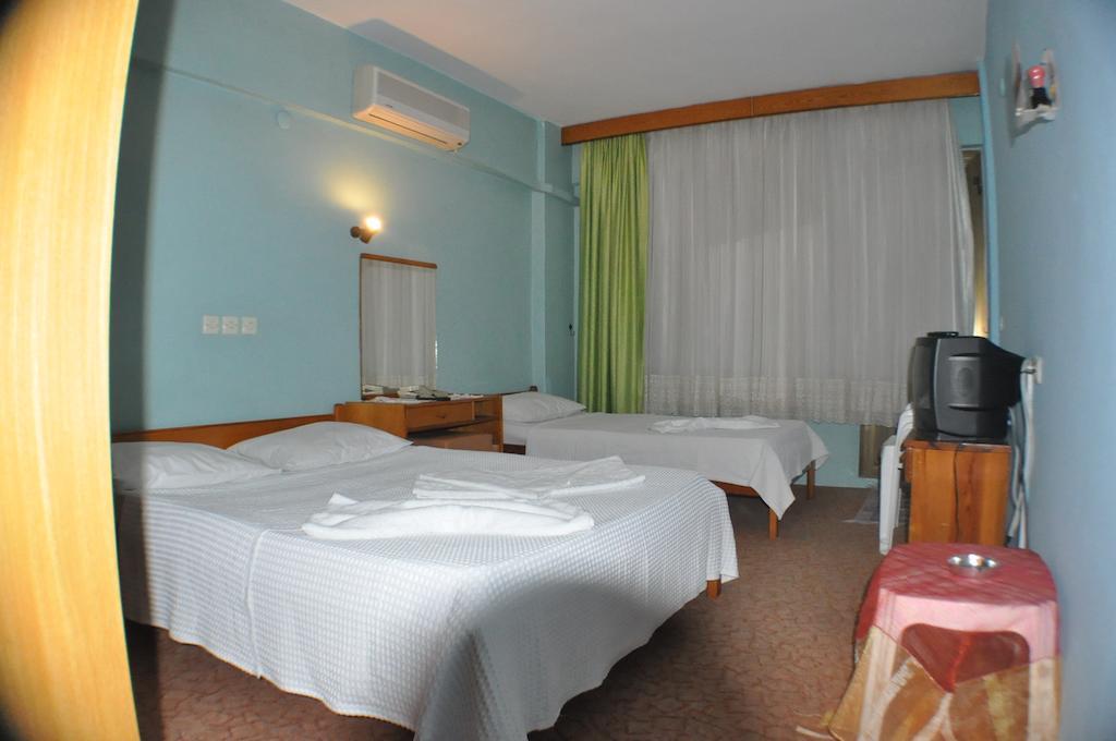 Akerdem Hotel Kuşadası Kamer foto