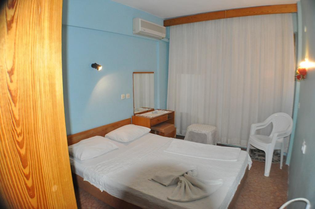 Akerdem Hotel Kuşadası Buitenkant foto