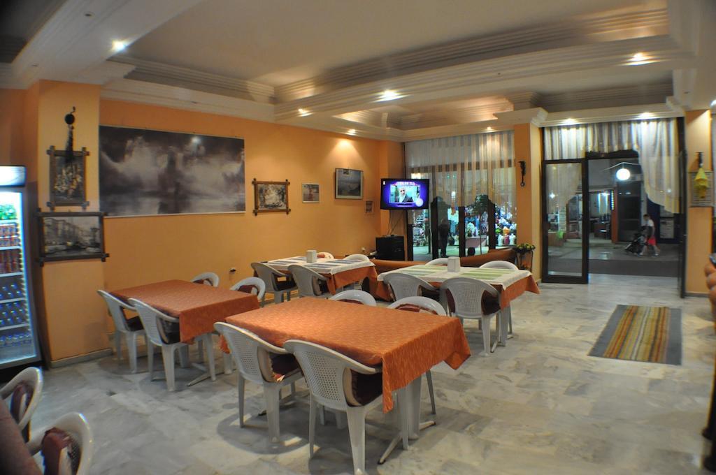 Akerdem Hotel Kuşadası Buitenkant foto