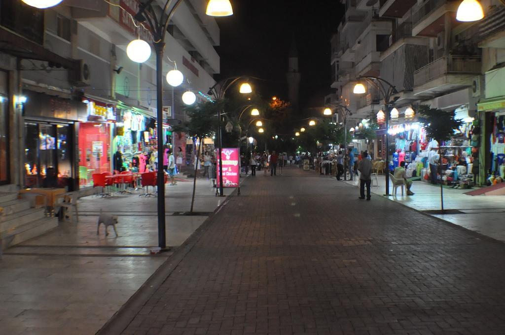 Akerdem Hotel Kuşadası Buitenkant foto